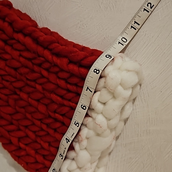 Minnie and Mickey Mouse Disney mistletoe holiday graphic tee Med. and Santa hat! - Picture 8 of 9